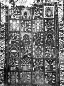 درخت سرو در قالی خشتی چهارمحال و بختیاری منبع:هواساپیان،همان،ص135.