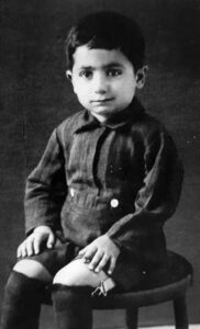 وارطان در سه سالگی