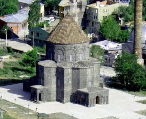 کلیسای سورپ آراکلوتس ارمنیان در قارص (کلیسای دوازده حواری مقدس)