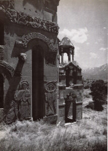 نمایی از کلیسای سورپ خاچ، جزیرۀ آقتامار، نیمۀ نخست سدۀ بیستم میلادی