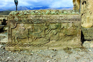 سنگ قبر با نقشبرجسته ای از صحنۀ شکار، محوطۀ دیر آرِنی