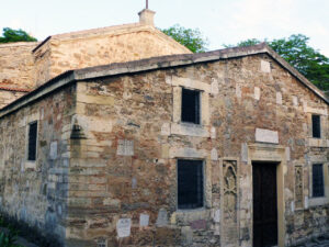 نمای غربی کلیسای سرکیس مقدس