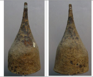 تصویر13: کلاه‌خود نوک‌دار مخروطی اورارتویی، مؤسسۀ فرهنگی موزه های بنیاد